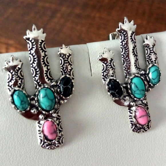Southwest Turquoise Cactus Earrings - Picture 3 of 3